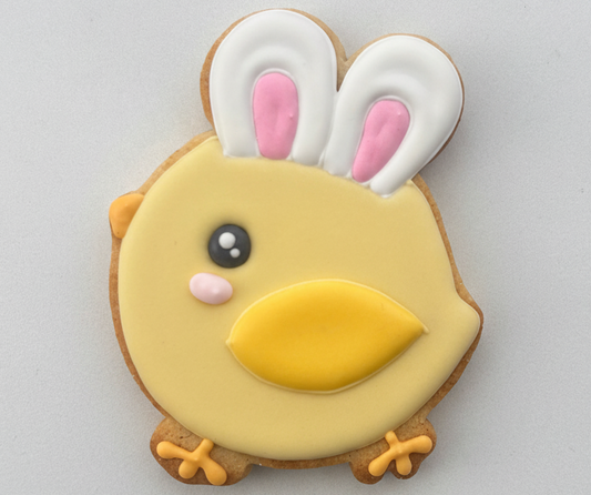 Les poussins avec oreilles de lapin